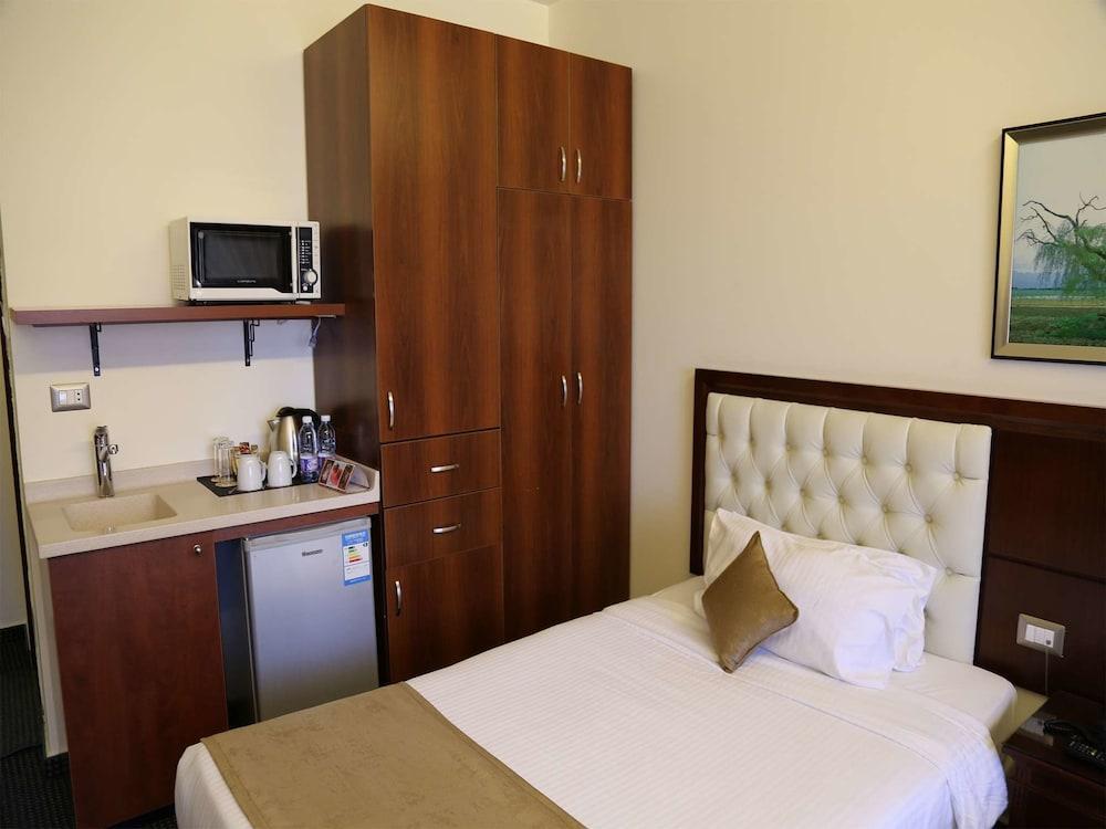 Midtown Hotel & Suites Бейрут Екстериор снимка