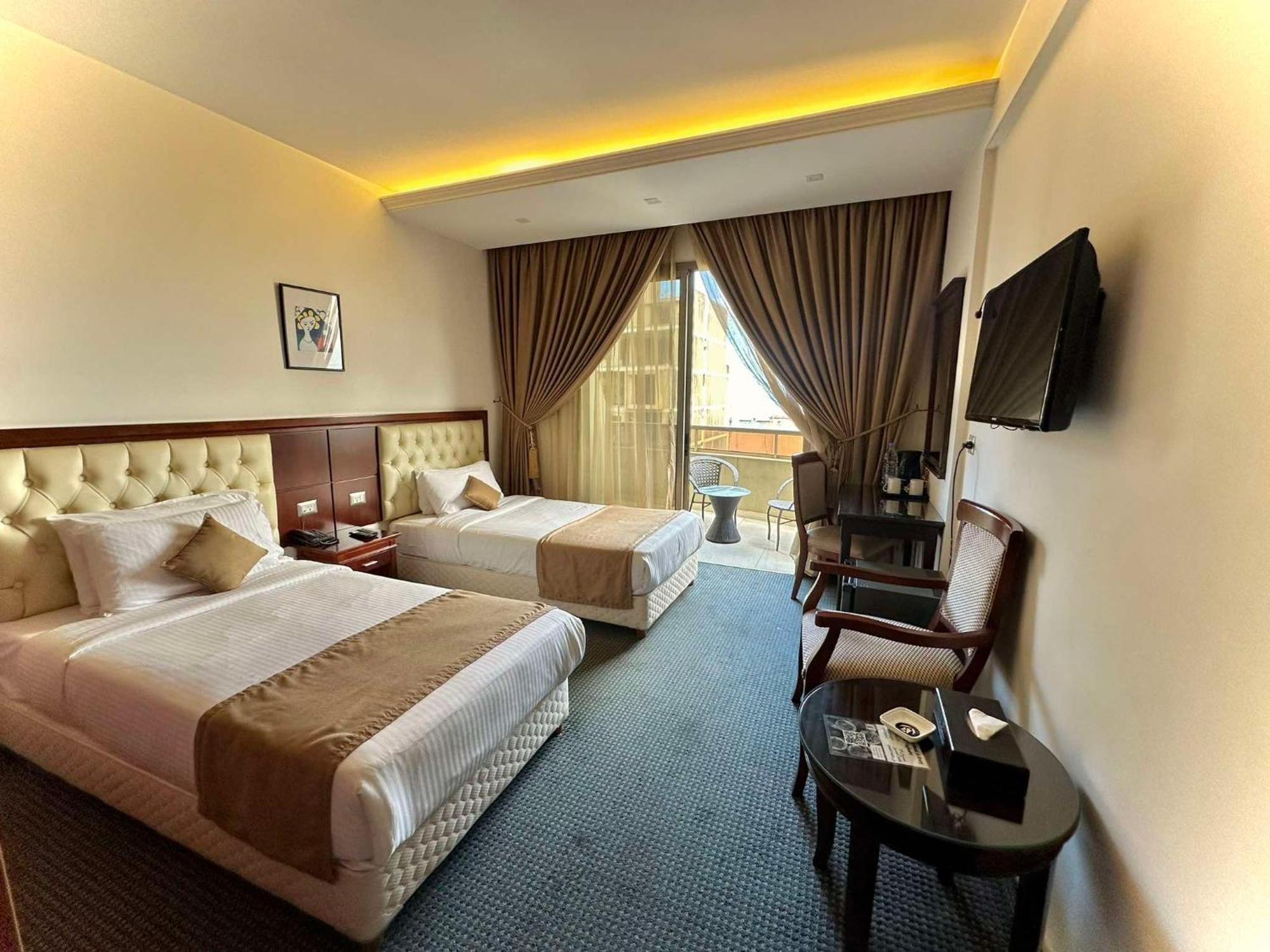 Midtown Hotel & Suites Бейрут Екстериор снимка