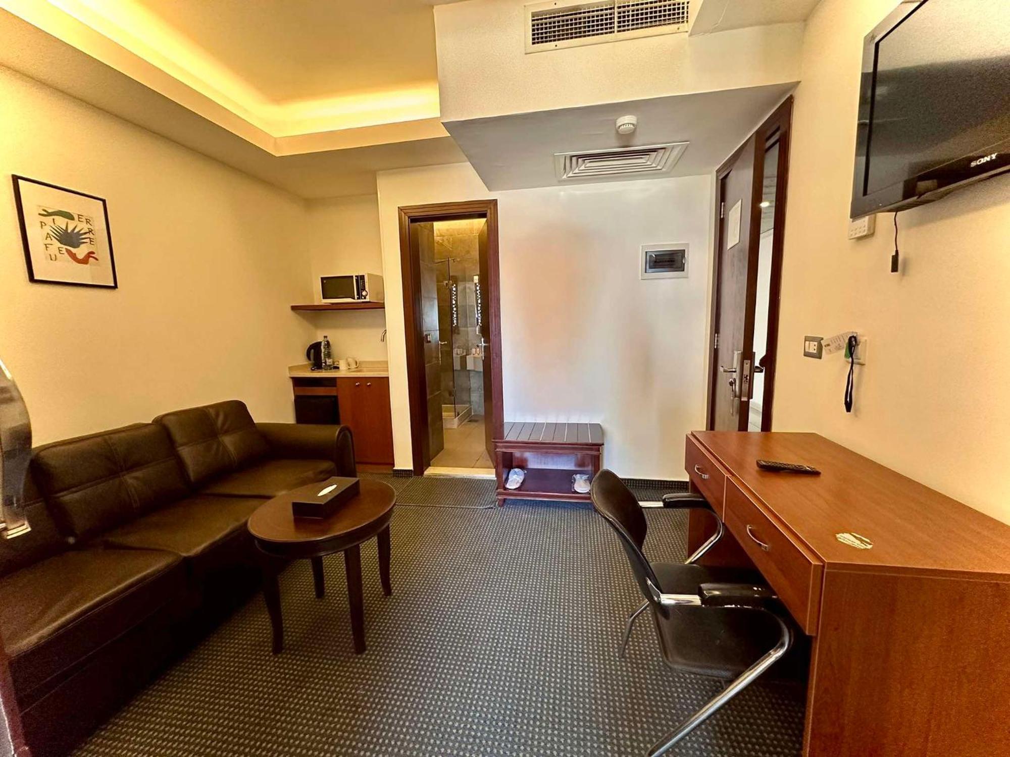 Midtown Hotel & Suites Бейрут Екстериор снимка