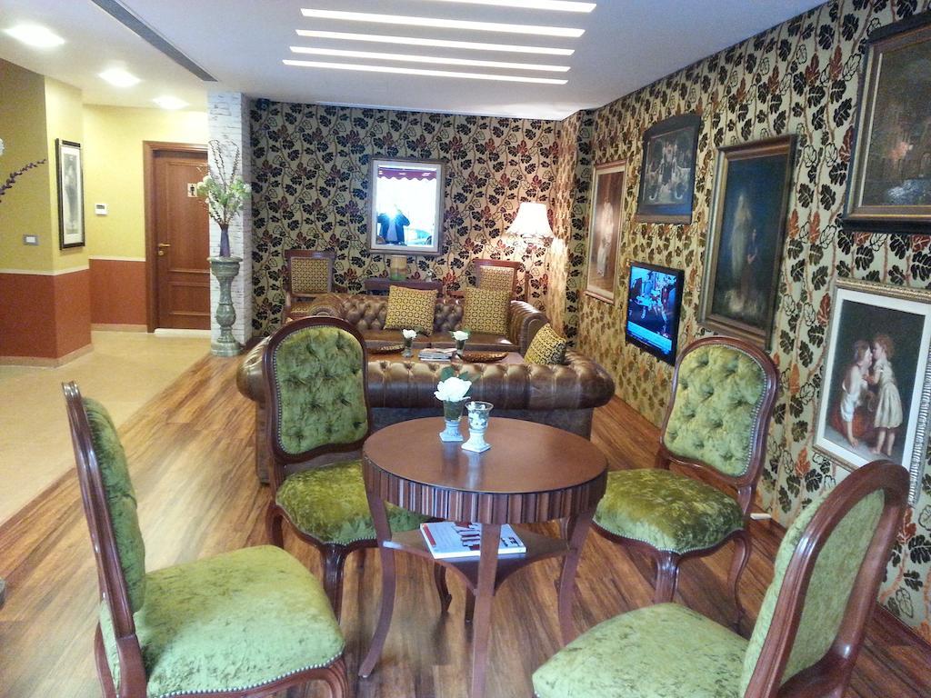 Midtown Hotel & Suites Бейрут Екстериор снимка