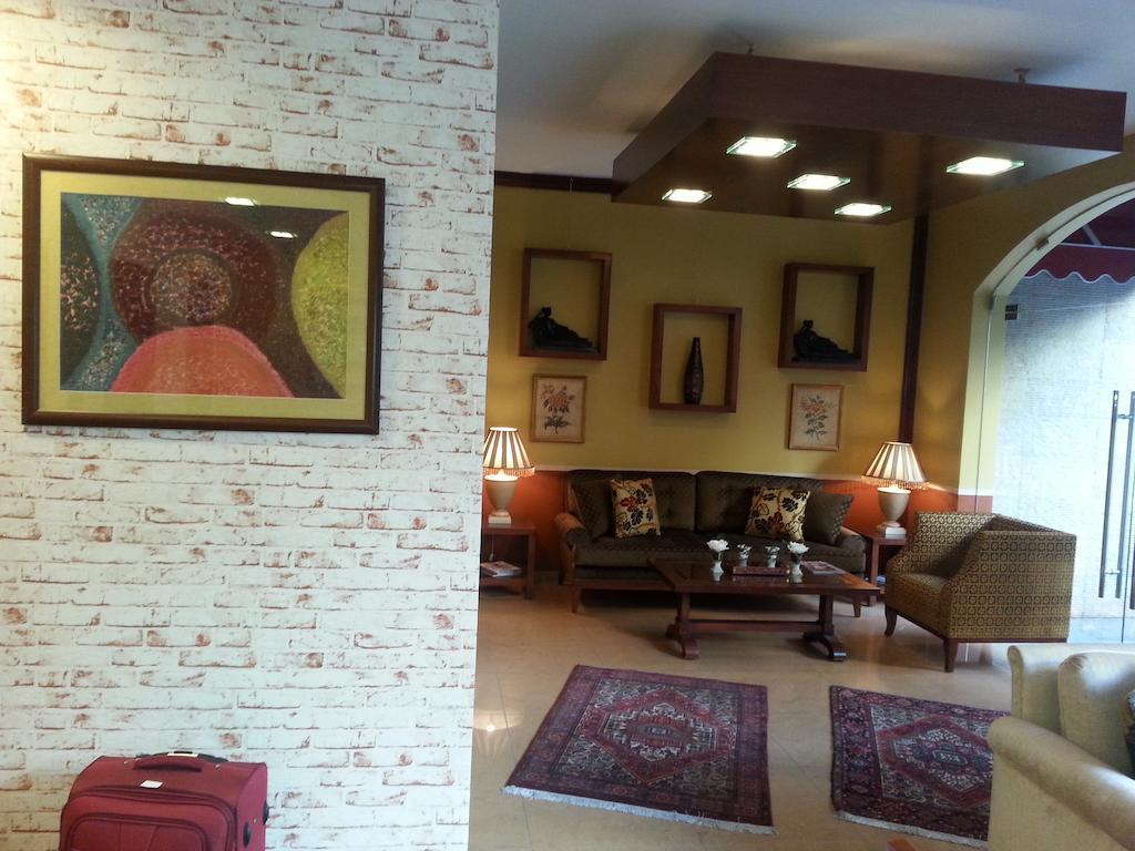 Midtown Hotel & Suites Бейрут Екстериор снимка