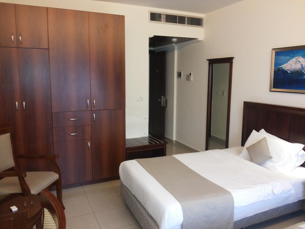 Midtown Hotel & Suites Бейрут Екстериор снимка